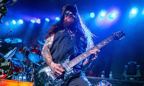 Saliva guitarist Wayne Swinny dies after brain hemorrhage, band confirms